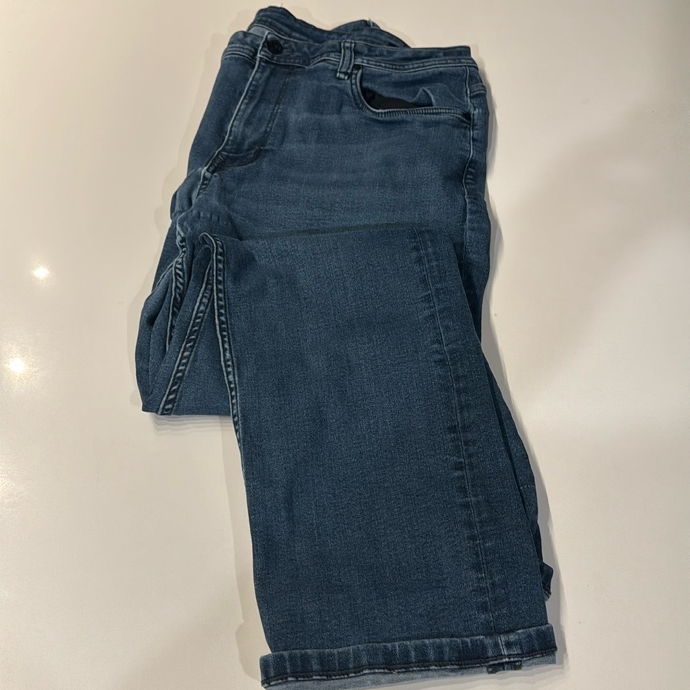 The Perfect Jean NYC Men’s Slim Fit 34 x 32 jeans (slightly worn)